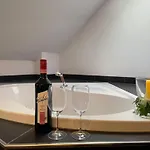 Apartament Naturnah Mit Pool Und Sauna By Interhome *