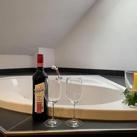 Apartament Naturnah Mit Pool Und Sauna By Interhome *