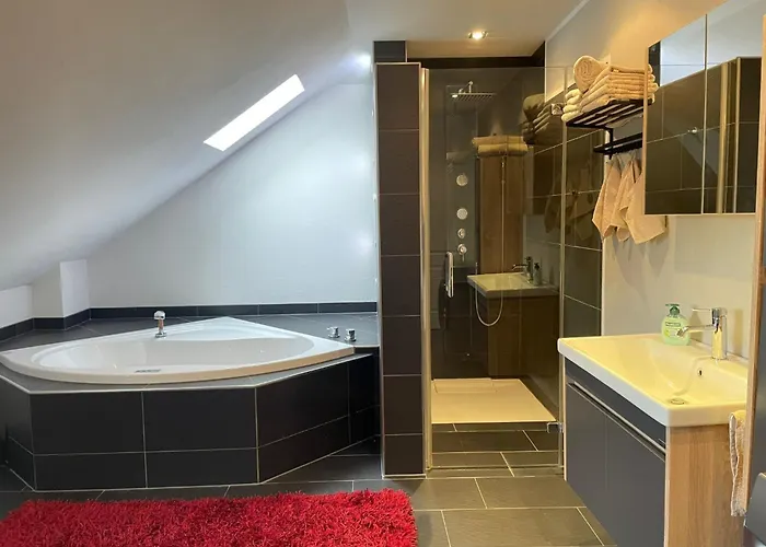 Daire Naturnah Mit Pool Und Sauna By Interhome